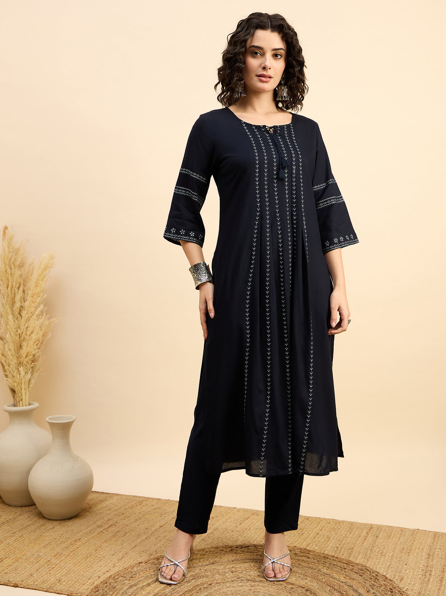 KI 1441 Threadwork Tassel Kurti Noir Black